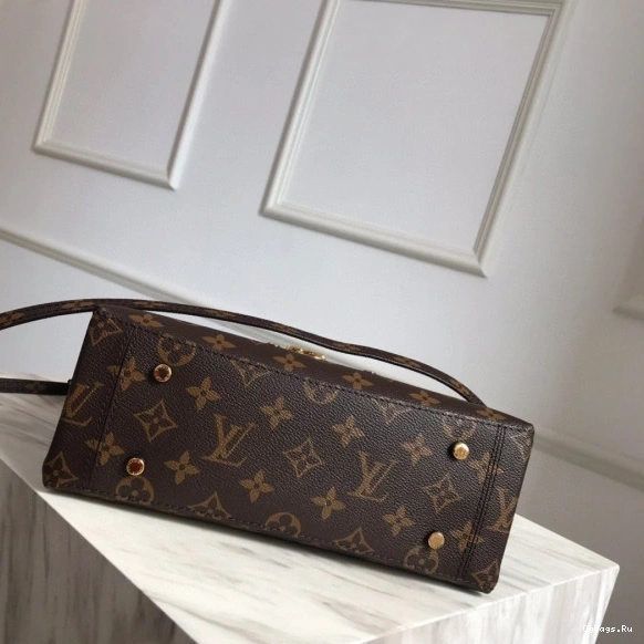 HANDLE ONE Louis Vuitton 0407